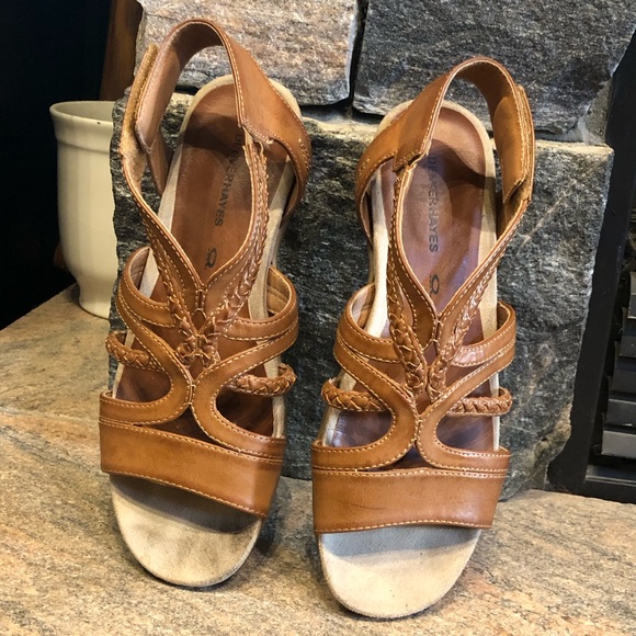 ☀️ Denver Hayes Tan Strappy Flat Sandals Size 7 - Picture 2 of 9